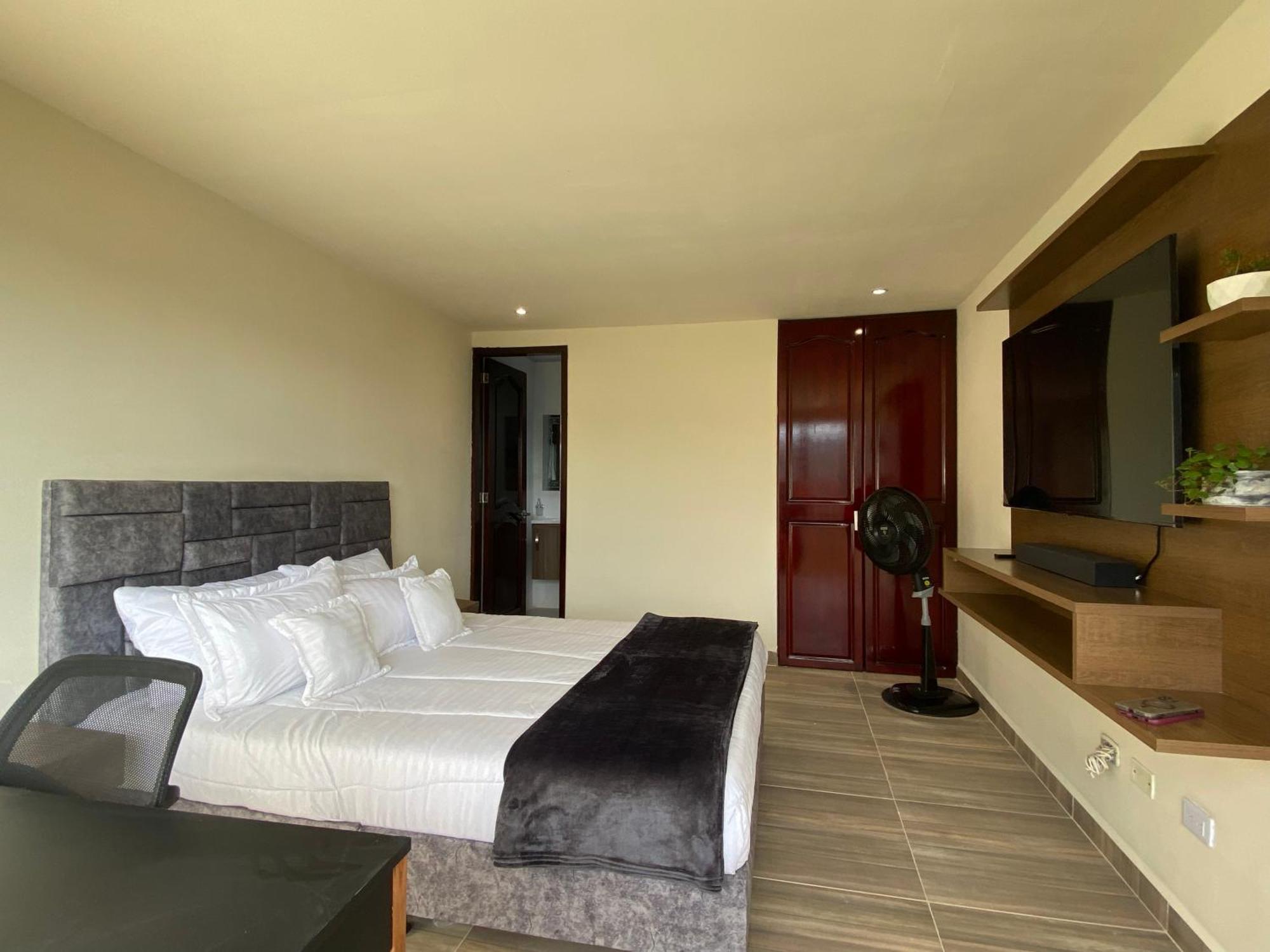 Appartamento Loft Host Partner Cerca Al Aeropuerto,Expofuturo Y Ukumari Pereira Esterno foto